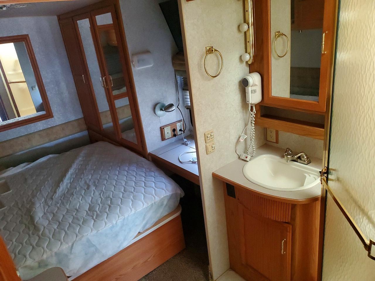 2002 Winnebago 2002 Workhorse W22 RV