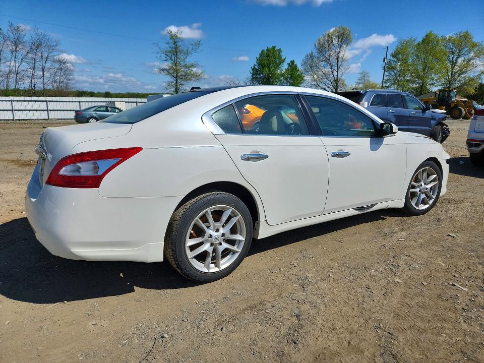 2010 Nissan Maxima 3.5 s