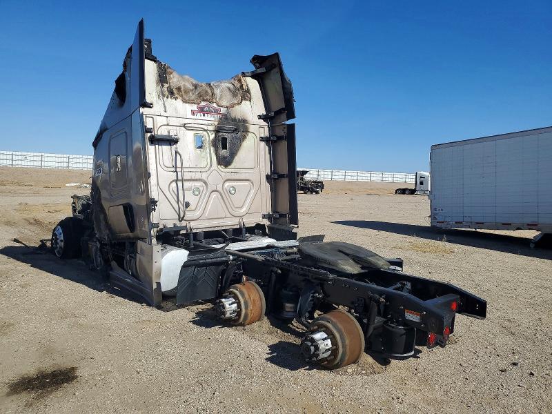 2016 Freigliner 2016 Freightliner Cascadia 125 Semi Truck