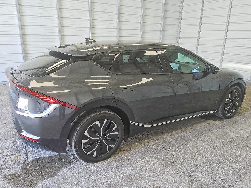 2023 KIA EV6 Wind