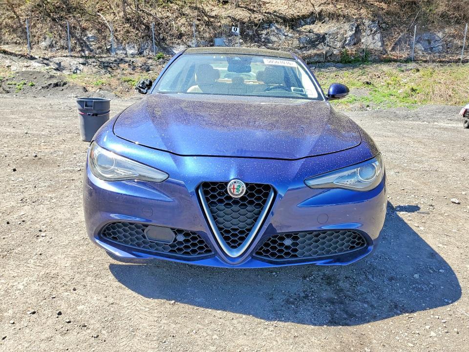 2018 Alfa Romeo Giulia ti Q4