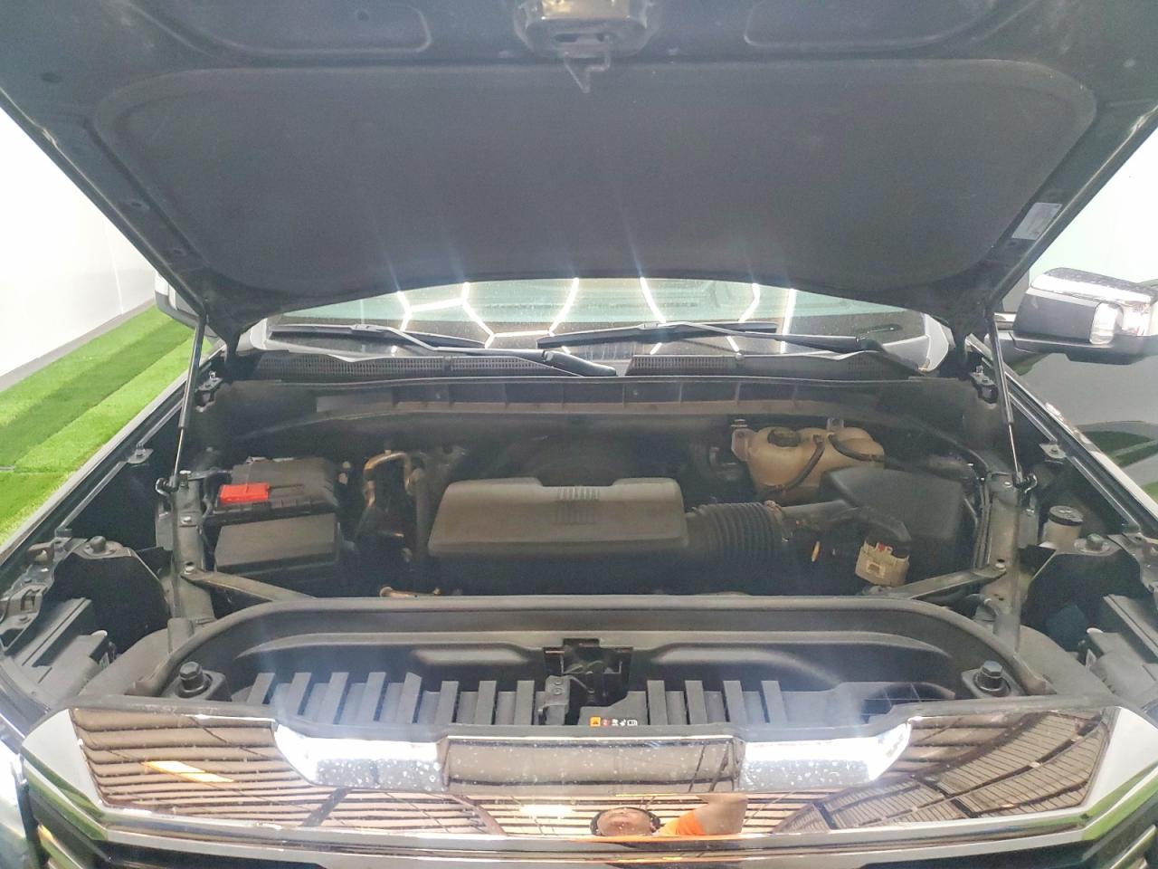 2025 GMC Sierra K1500 SLT