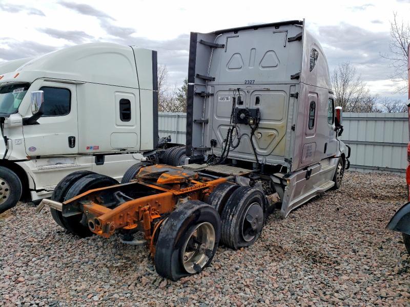2019 Freigliner 2019 Freightliner Cascadia 126 Semi Truck