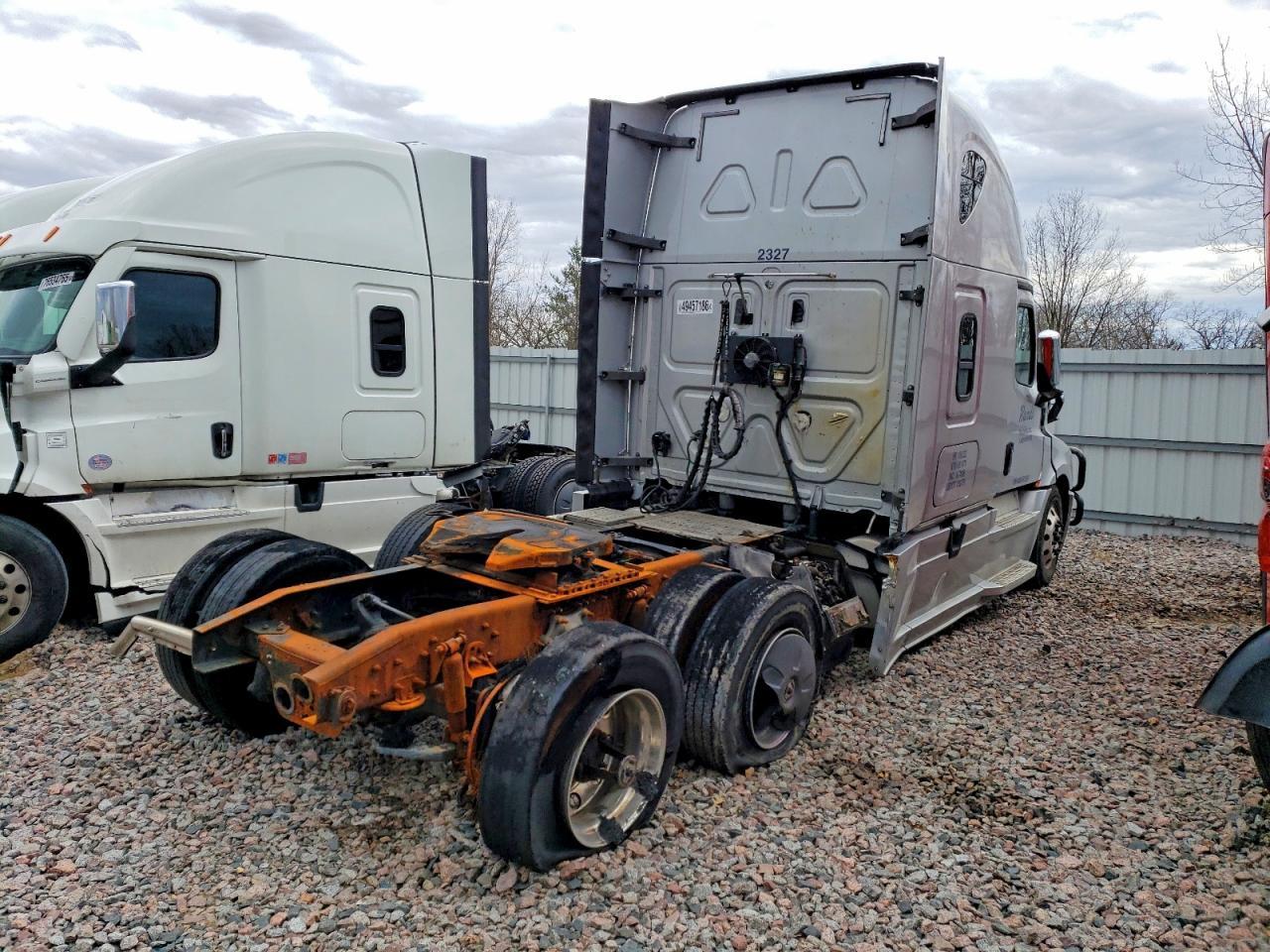 2019 Freigliner 2019 Freightliner Cascadia 126 Semi Truck