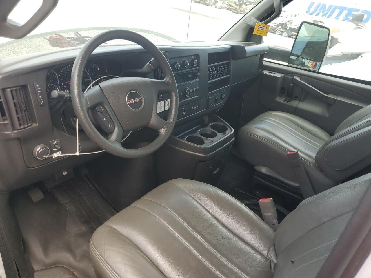 2023 GMC Savana BOX Truck