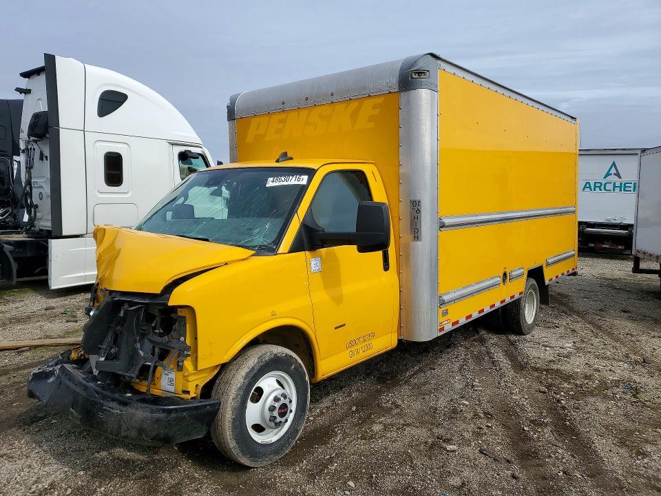 2022 GMC Savana BOX Truck