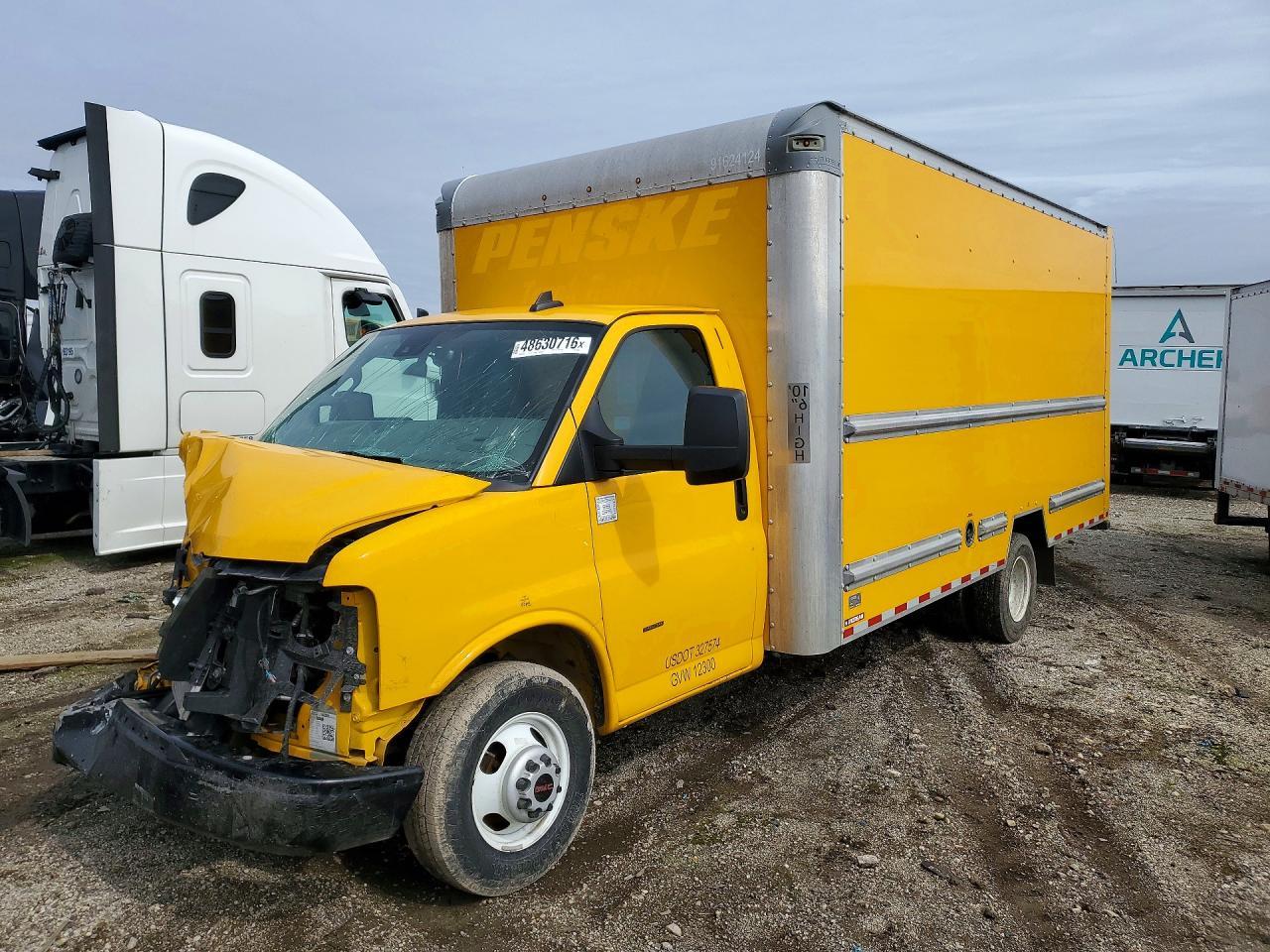 2022 GMC Savana BOX Truck
