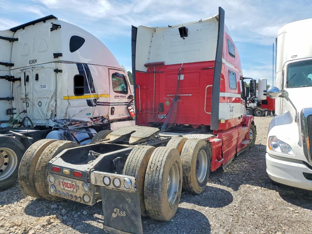 2012 Volv O VNL Semi Truck