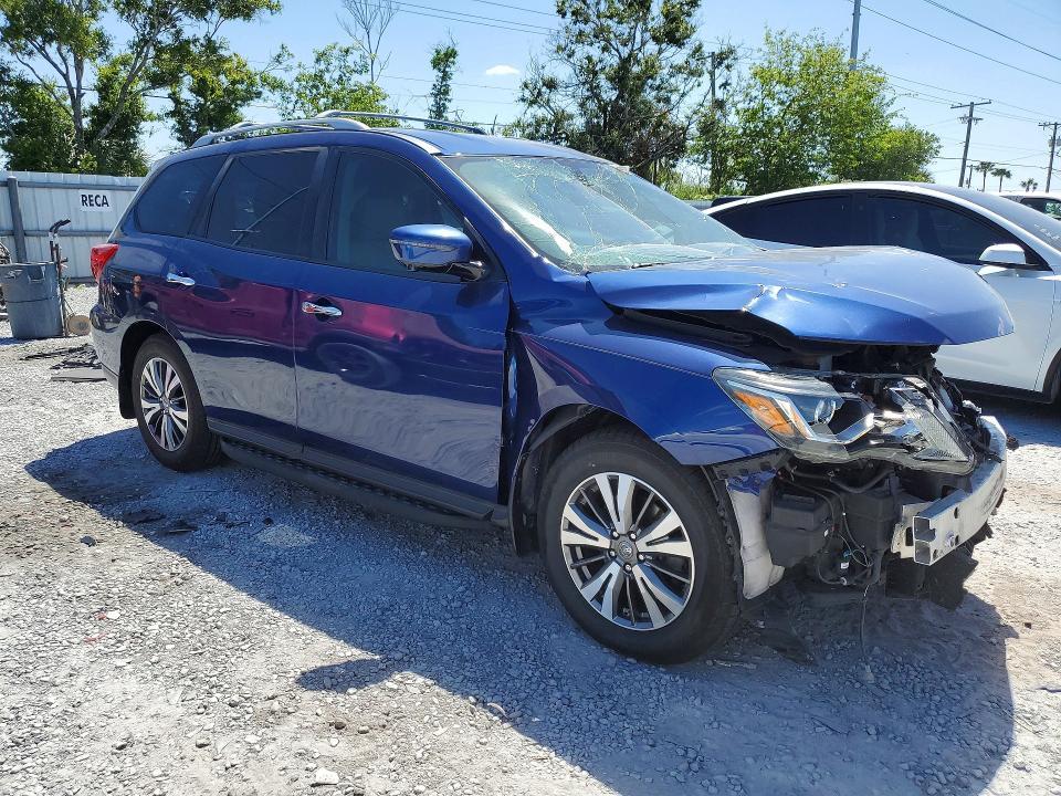 2017 Nissan Pathfinder sl