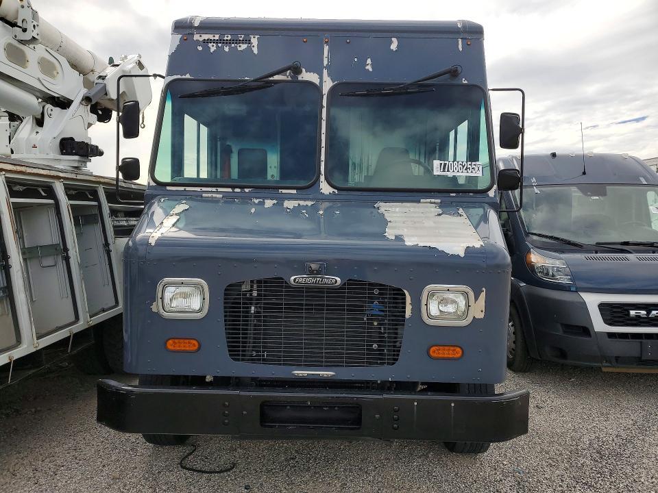 2020 Freightliner MT45G Chassis Delivery Truck