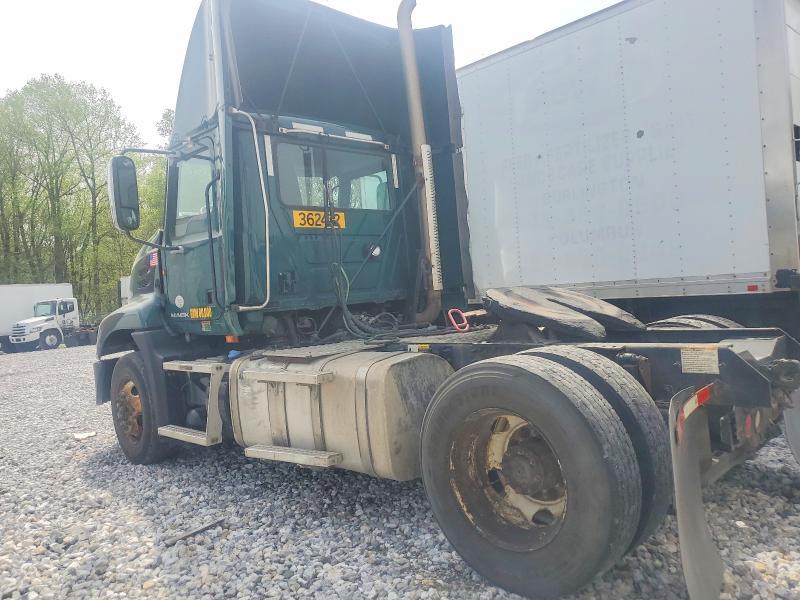 2017 Mack Cxu612 Semi Truck