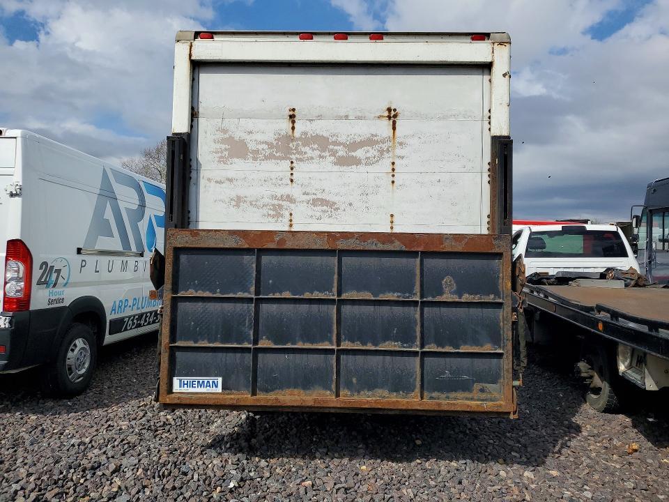 2005 Chevrolet Express G3-box Truck