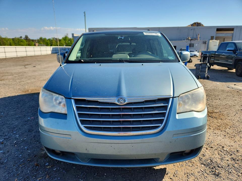 2010 Chrysler Town and Country