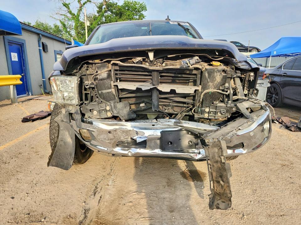 2016 Dodge Ram 1500 slt