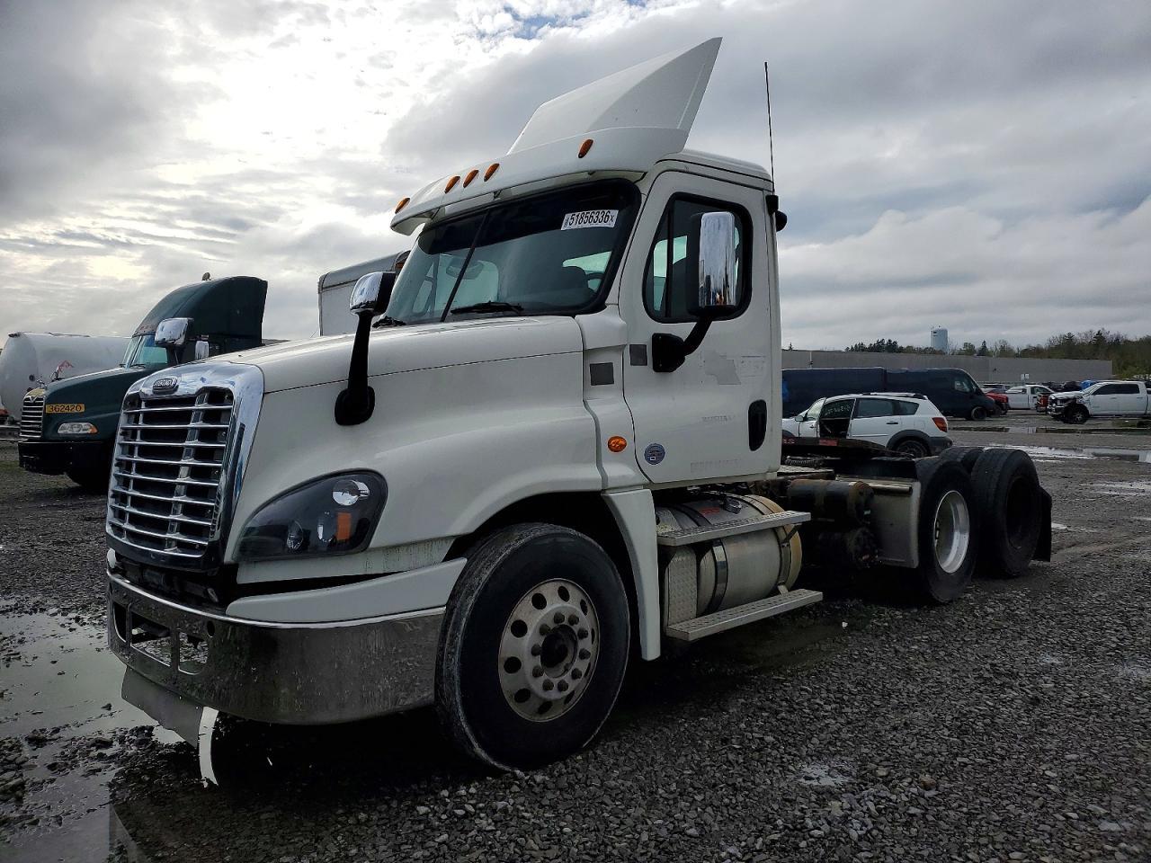 2018 Freigliner 2018 Freightliner Cascadia 125 Semi Truck