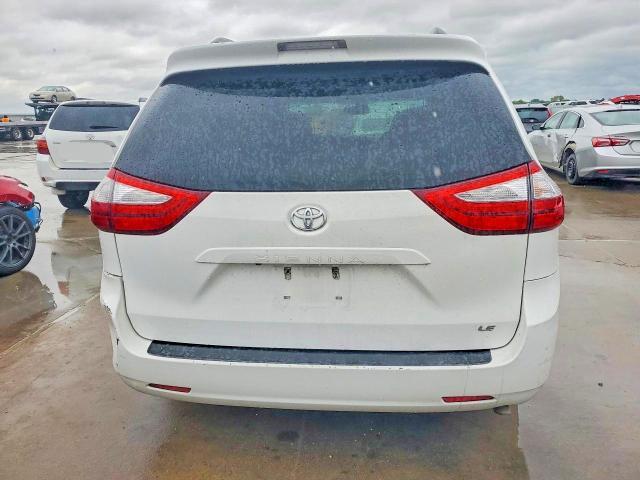 2016 Toyota Sienna le 8-passenger