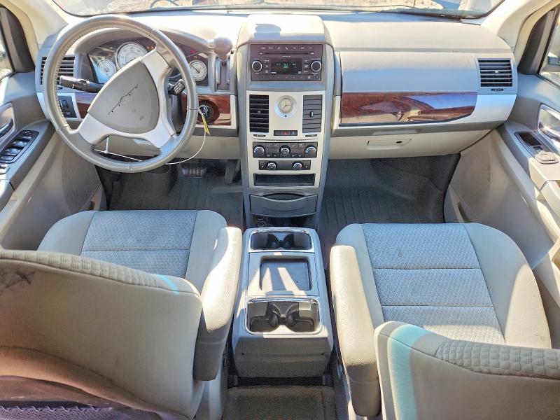 2010 Chrysler Town and Country