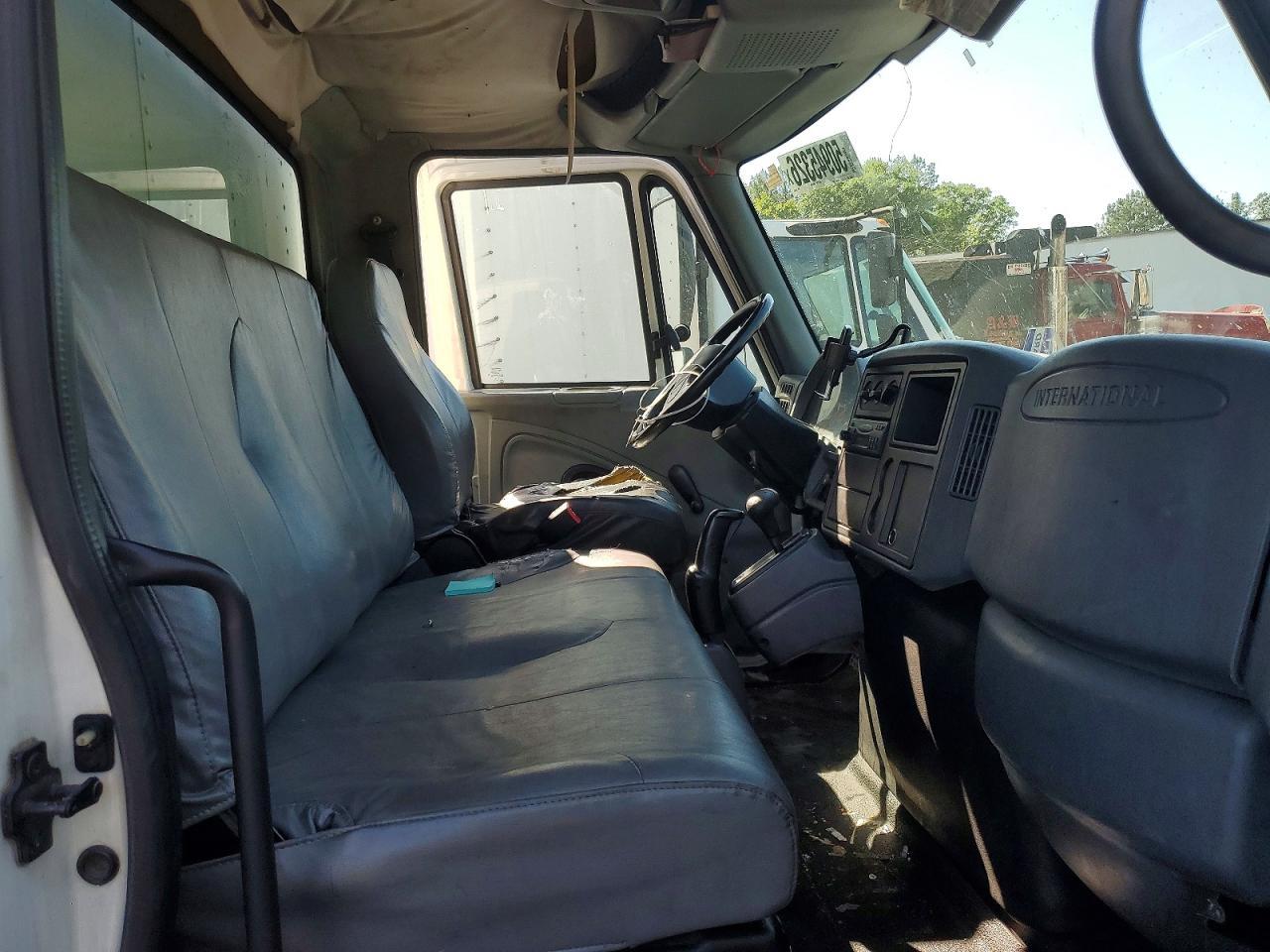 2007 International 4300 BOX Truck