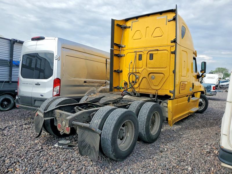 2015 Freightliner Cascadia Semi Truck