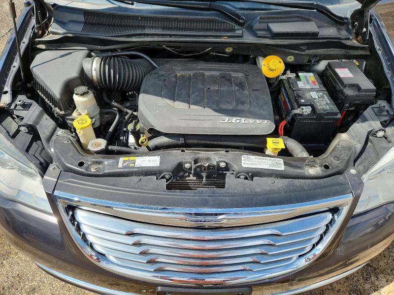 2016 Chrysler Town & Country Touring