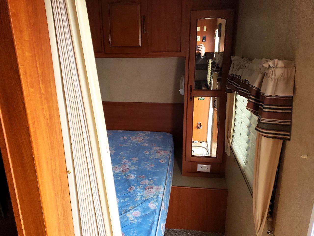 2011 Foresriver 2011 Forest River Surveyor Camper