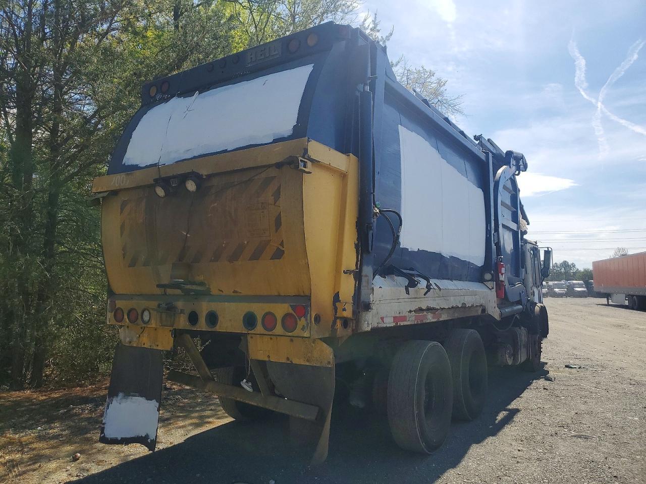 2014 Mack MRU600 Refuse Truck
