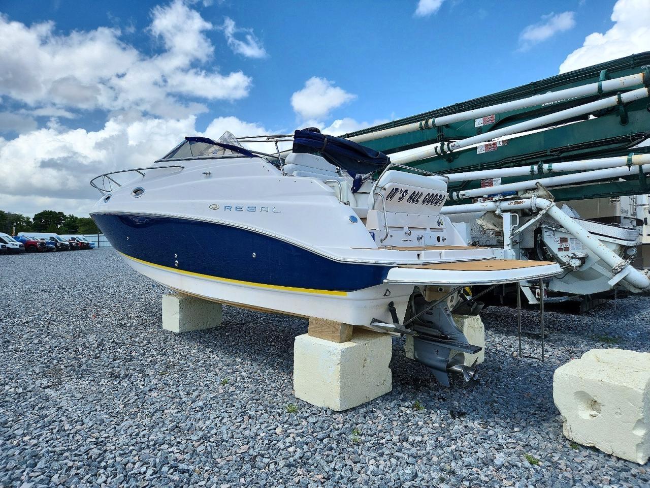 2005 Regal Commodore 2665-Boat