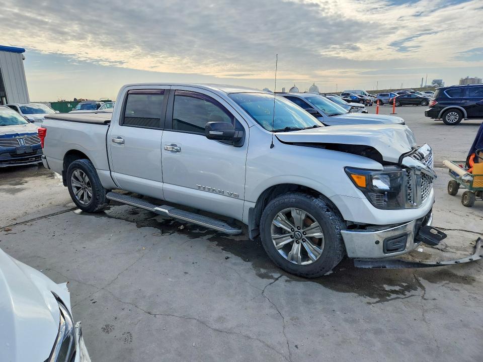2018 Nissan Titan SV