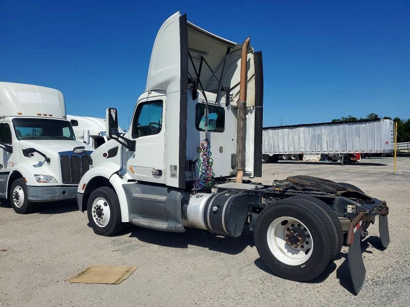 2016 Peterbilt 579 Semi Truck