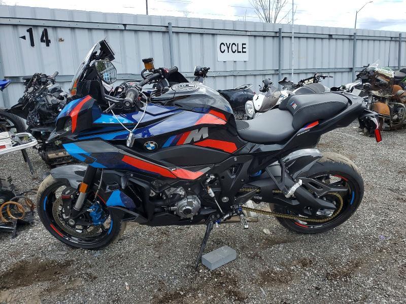 2025 BMW M1000XR