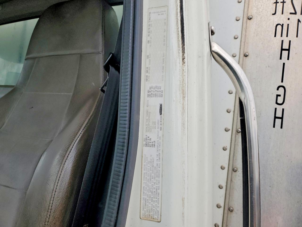 2014 Freigliner 2014 Freightliner Business Class M2 BOX Truck