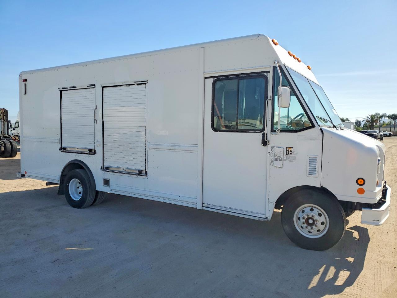 2003 Ford E450 Delivery Truck