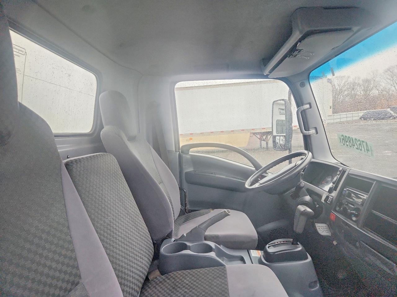 2015 Isuzu NPR HD BOX Truck