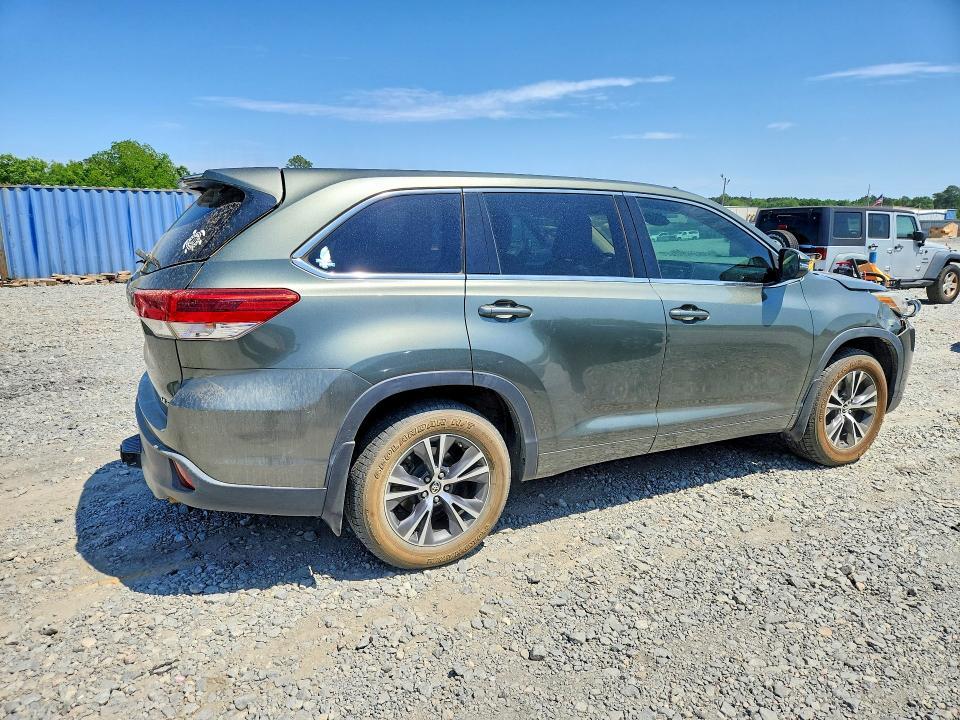 2017 Toyota Highlander le
