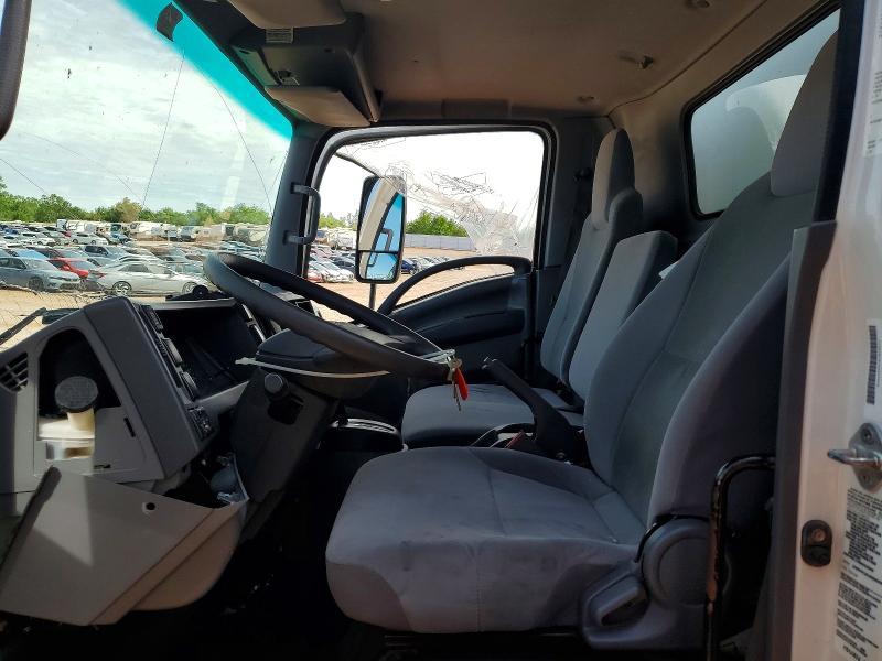 2017 Isuzu NPR BOX Truck