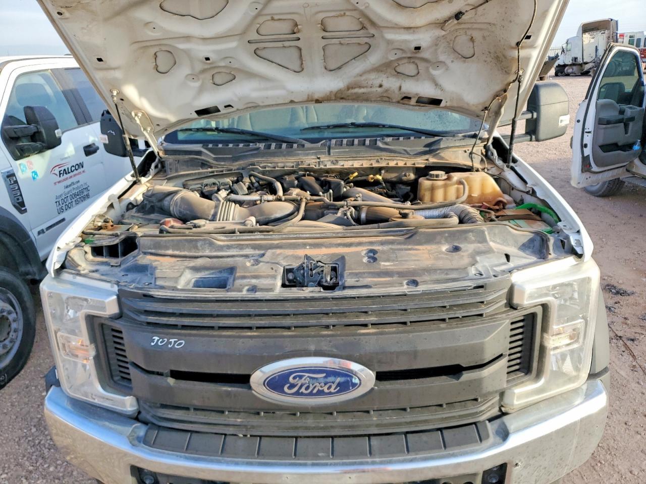 2018 Ford F550 Super Duty Flatbed Truck