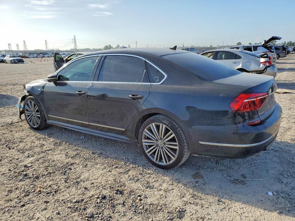 2017 Volkswagen Passat R-line