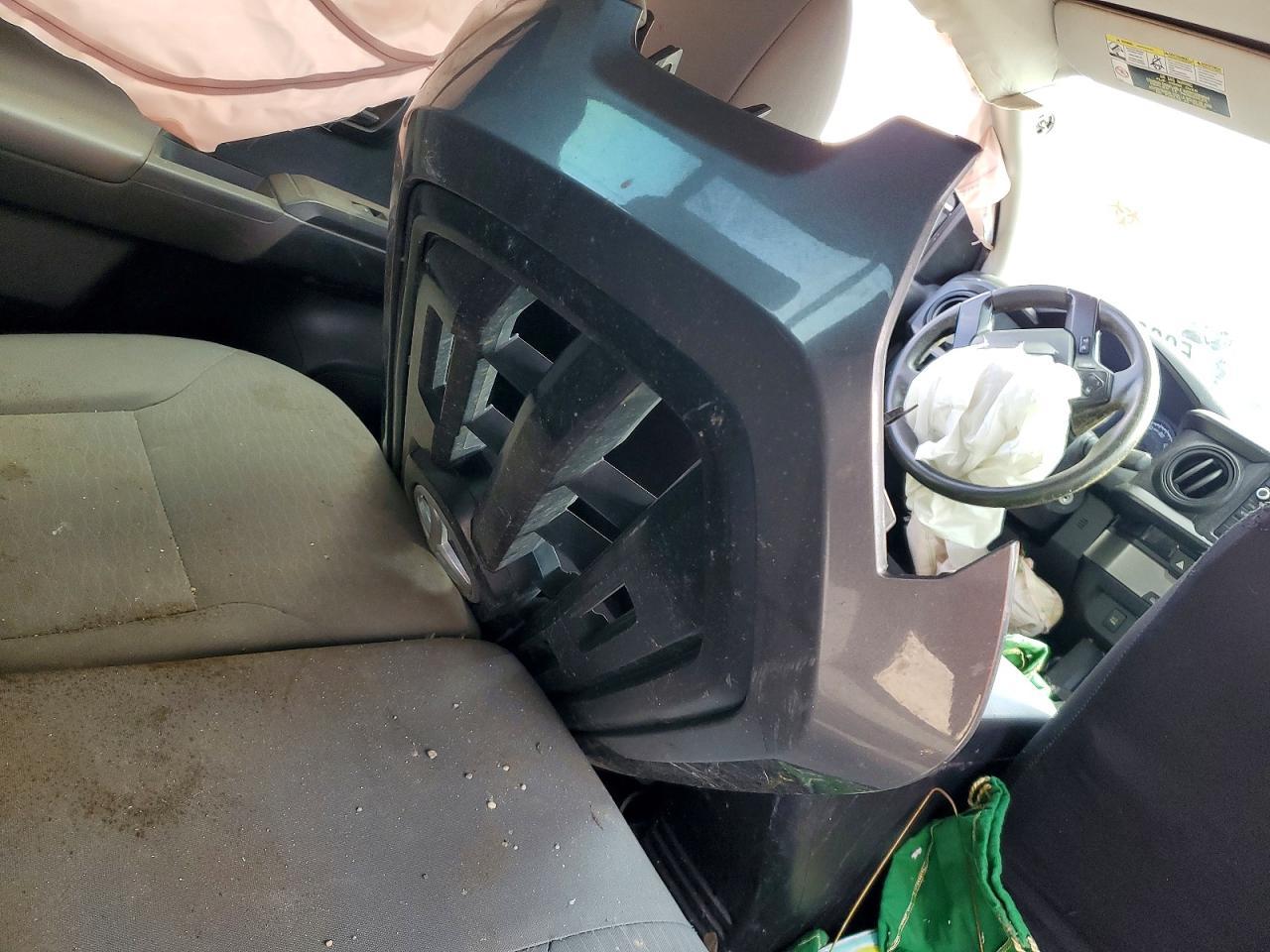 2016 Toyota Tacoma SR