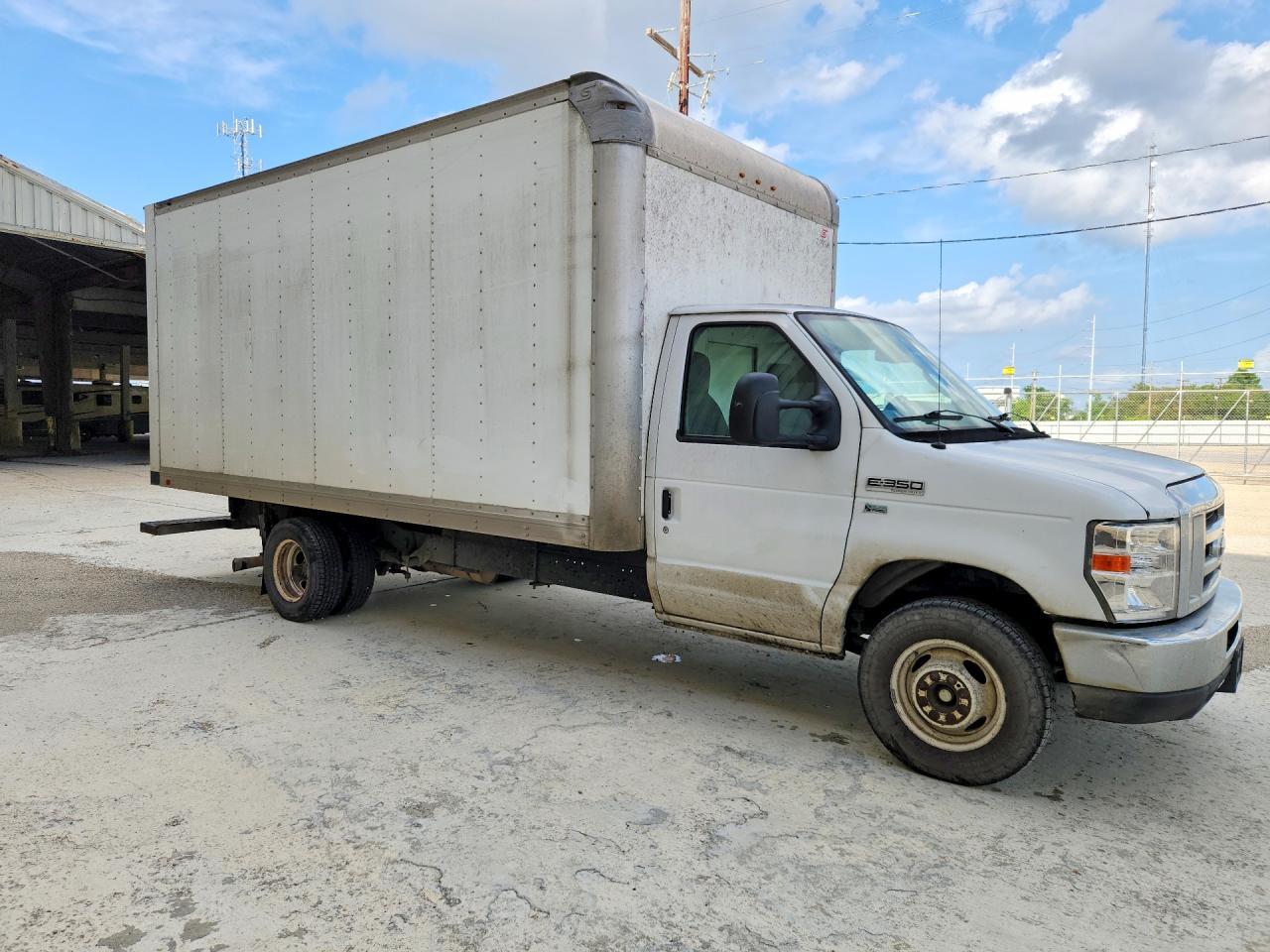 2019 Ford Econoline E350 Super Duty Cutaway Van