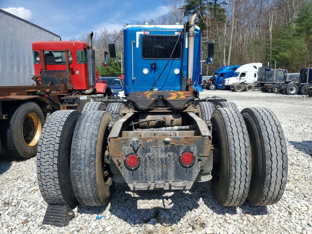 1995 Freightliner FLD120 Semi Truck