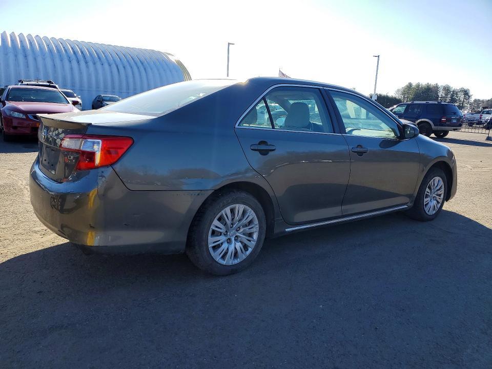 2014 Toyota Camry le