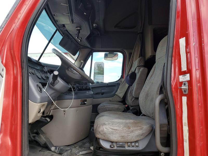 2009 Freigliner 2009 Freightliner Cascadia Semi Truck