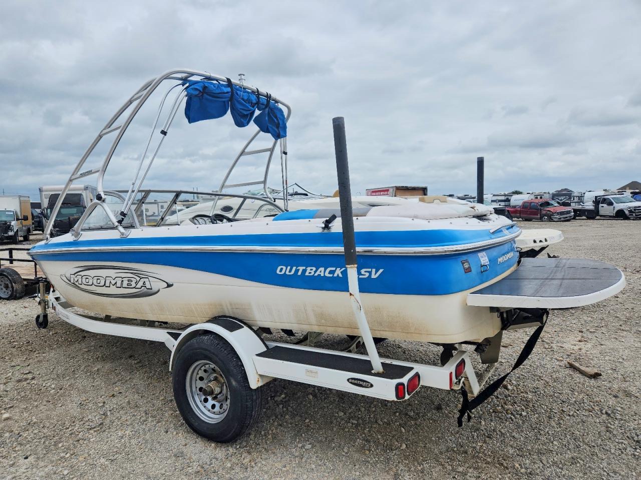 2005 Moomba Boat
