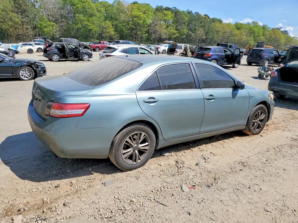 2010 Toyota Camry le