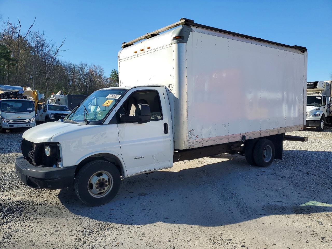 2014 Chevrolet Express BOX Truck