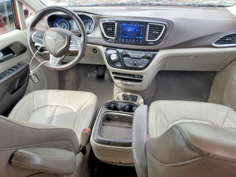 2017 Chrysler Pacifica Touring l