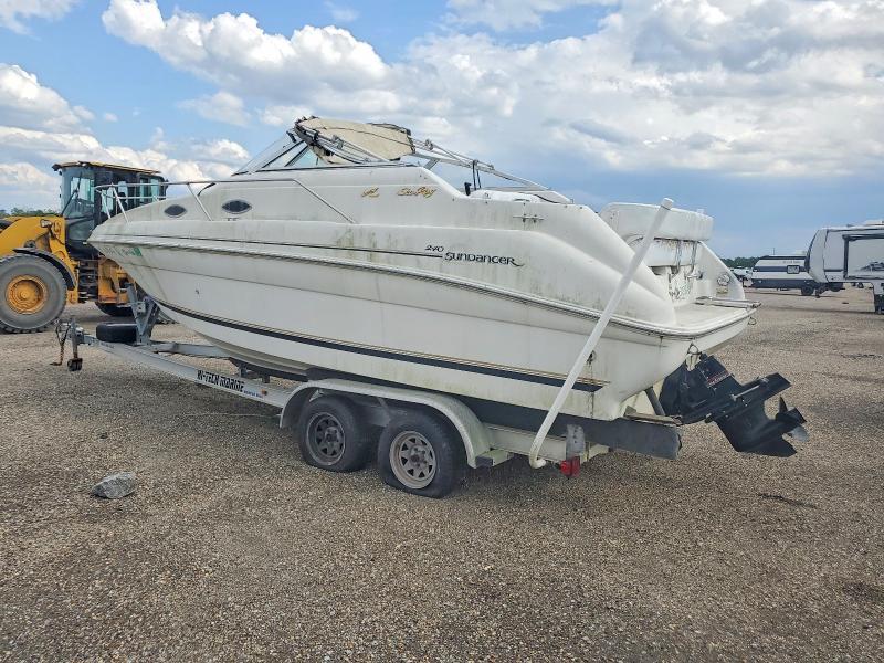 1999 Sea Ray 240 Sundancer-Boat