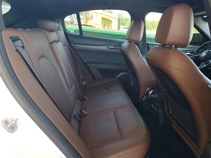 2022 Alfa Romeo Stelvio ti