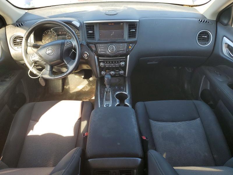 2017 Nissan Pathfinder sv