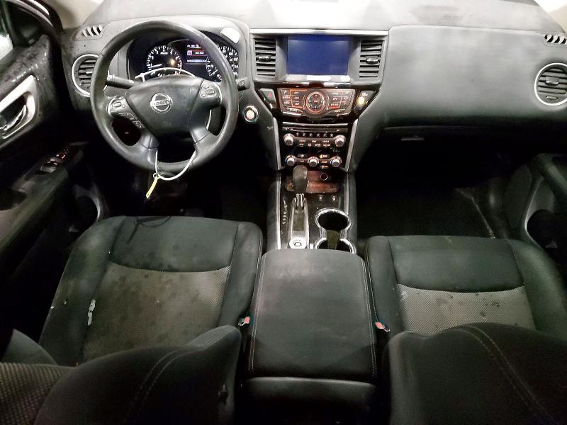 2017 Nissan Pathfinder sv